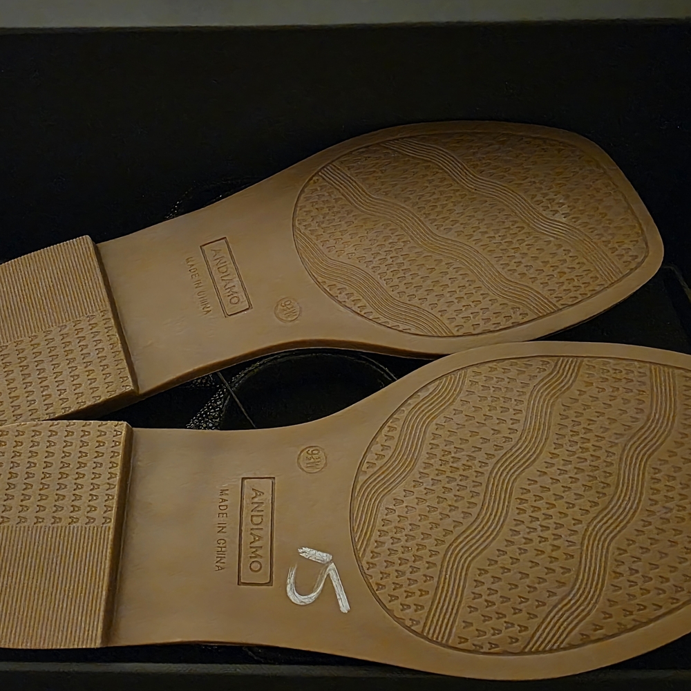 Women's Black Sandals - Picture 3 of 5